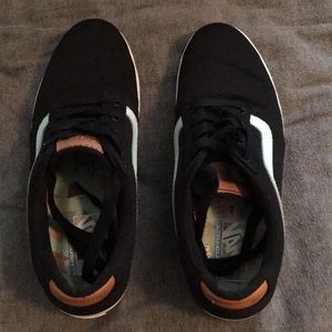 Women’s 7 ultracush vans